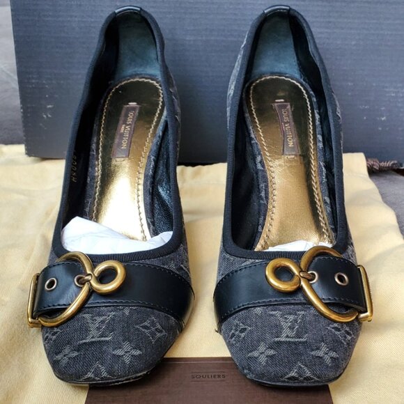LOUIS VUITTON Monogram Canvas/Leather Heels - Picture 7 of 10